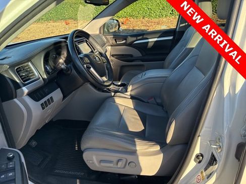 Used 2015 Toyota Highlander XLE image 15