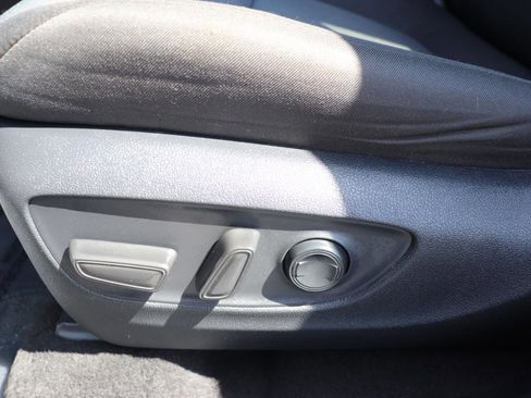 Used 2025 Toyota RAV4 XLE image 42