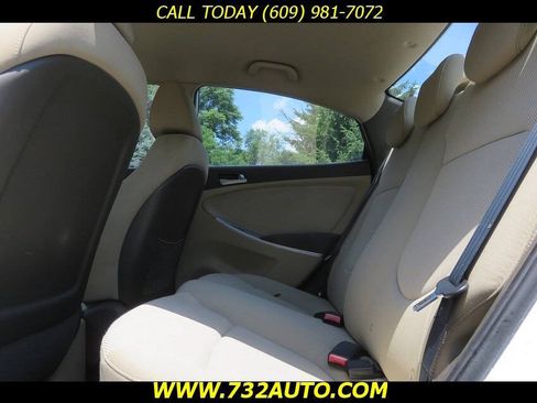 Used 2012 Hyundai Accent GLS FWD image 8