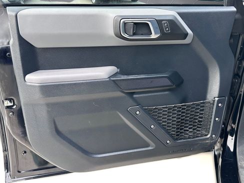 Used 2022 Ford Bronco image 11