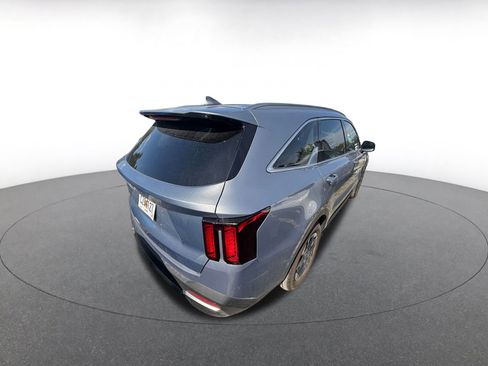 Used 2024 Kia Sorento S FWD image 8