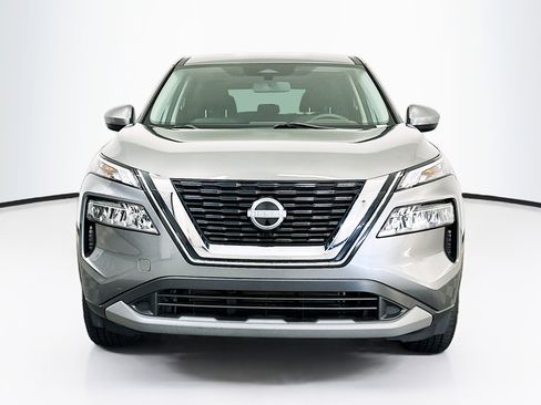 Used 2023 Nissan Rogue SV AWD/4WD image 2