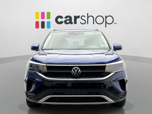 Used 2023 Volkswagen Taos SE w/ Panoramic Sunroof Package AWD/4WD image 8