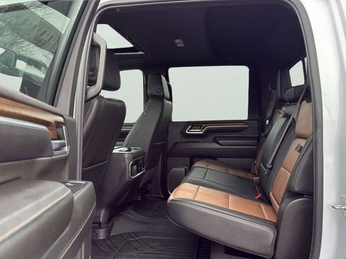 Used 2024 Chevrolet Silverado 3500 High Country w/ High Country Premium Package image 18