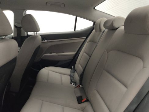 Used 2018 Hyundai Elantra SE FWD image 18