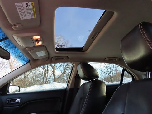 Used 2010 Ford Fusion SEL image 8