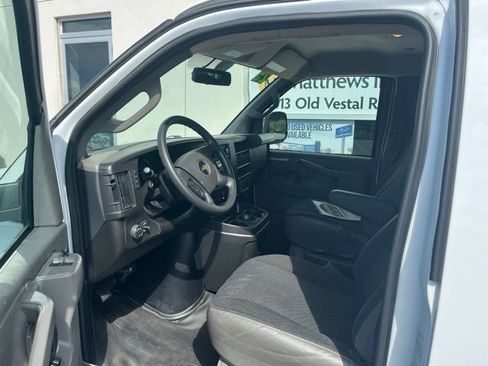 Used 2025 Chevrolet Express 2500 w/ Driver Convenience Package RWD image 9