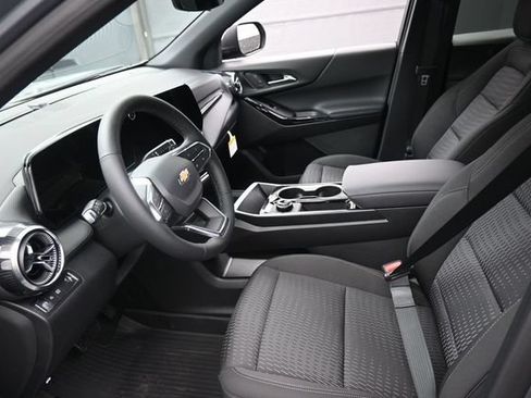 New 2026 Chevrolet Equinox LT w/ Safety and Technology Package FWD image 8