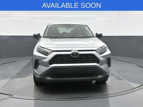 Used 2022 Toyota RAV4 LE image 2