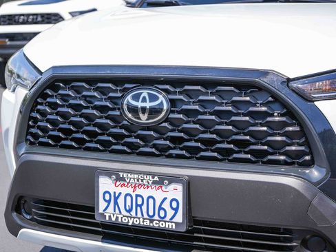 Certified 2024 Toyota Corolla Cross LE w/ Moonroof Package FWD image 6