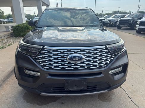 Used 2020 Ford Explorer Platinum w/ Premium Technology Package AWD/4WD image 3