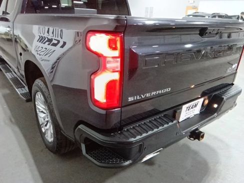 Used 2023 Chevrolet Silverado 1500 High Country w/ High Country Premium Package AWD/4WD image 28
