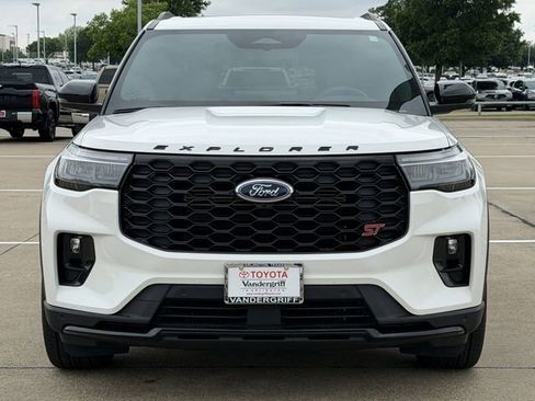 Used 2025 Ford Explorer ST w/ Sun And Sound Package AWD/4WD image 8