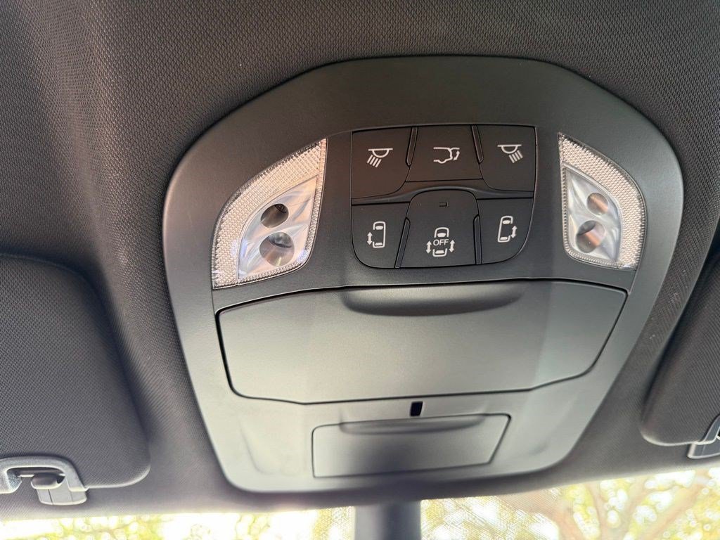 New 2026 Chrysler Pacifica Select FWD image 26