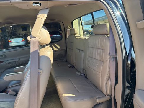 Used 2002 Toyota Tundra Limited image 8