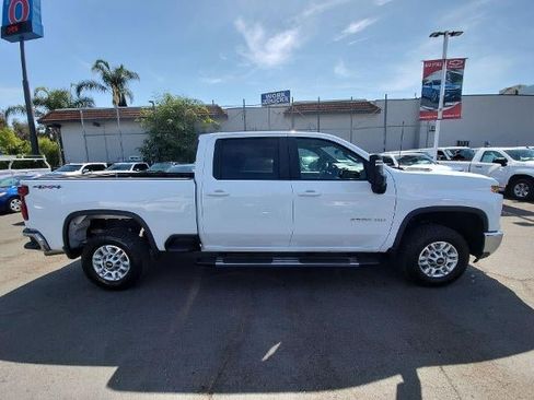 Used 2025 Chevrolet Silverado 2500 LT w/ Convenience Package AWD/4WD image 9