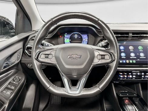 Used 2023 Chevrolet Bolt EUV LT w/ Convenience Package FWD image 8