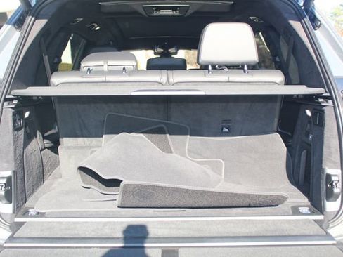 Used 2025 BMW X7 xDrive40i w/ M Sport Package image 8