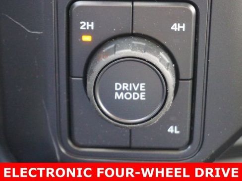 New 2026 Ford F350 XLT w/ XLT Premium Package AWD/4WD image 12