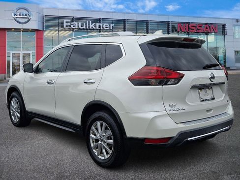 Certified 2018 Nissan Rogue SV w/ Premium Package AWD/4WD image 4