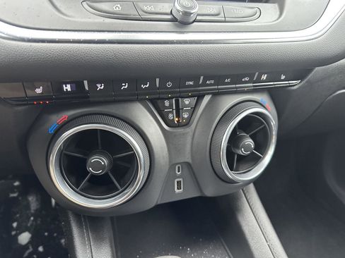 Used 2021 Chevrolet Blazer LT image 36