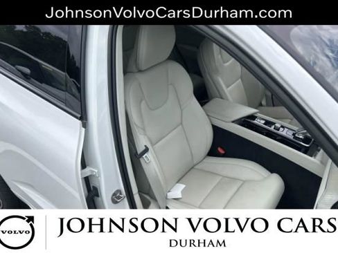 Used 2023 Volvo XC60 B5 Ultimate w/ Climate Package FWD image 10