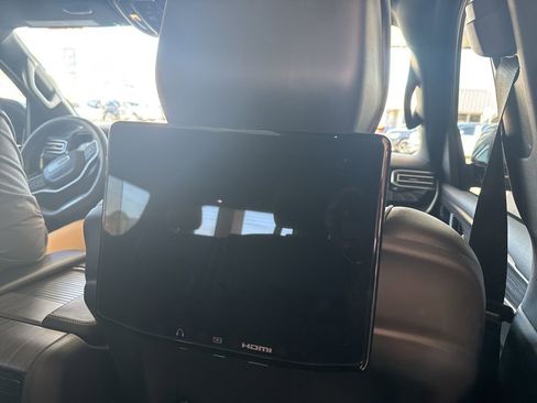 Used 2023 Jeep Wagoneer Series III w/ Premium Group I image 25