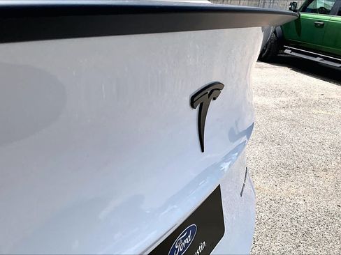 Used 2021 Tesla Model Y Long Range AWD/4WD image 29