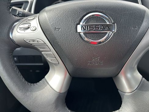 Used 2018 Nissan Murano SV image 17