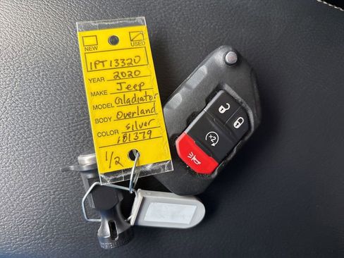 Used 2020 Jeep Gladiator Overland AWD/4WD image 12