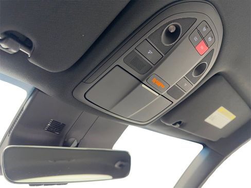 Used 2025 Genesis G70 2.5T image 72