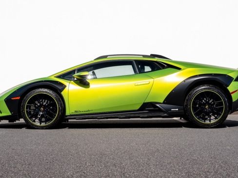 Used 2024 Lamborghini Huracan Sterrato AWD/4WD image 3