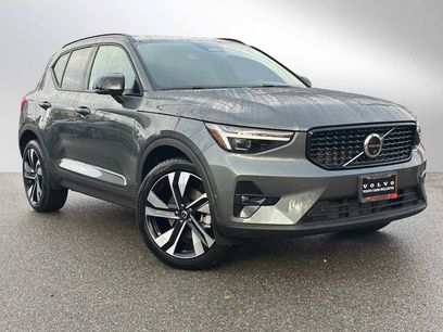 New 2026 Volvo XC40 B5 Ultra w/ Climate Package
