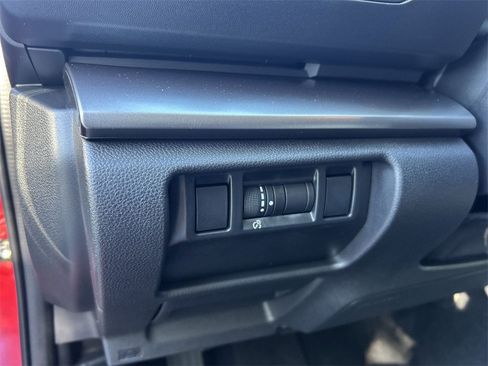Certified 2025 Subaru Impreza 2.0i image 17