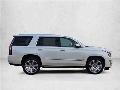 Used 2015 Cadillac Escalade Premium image 4