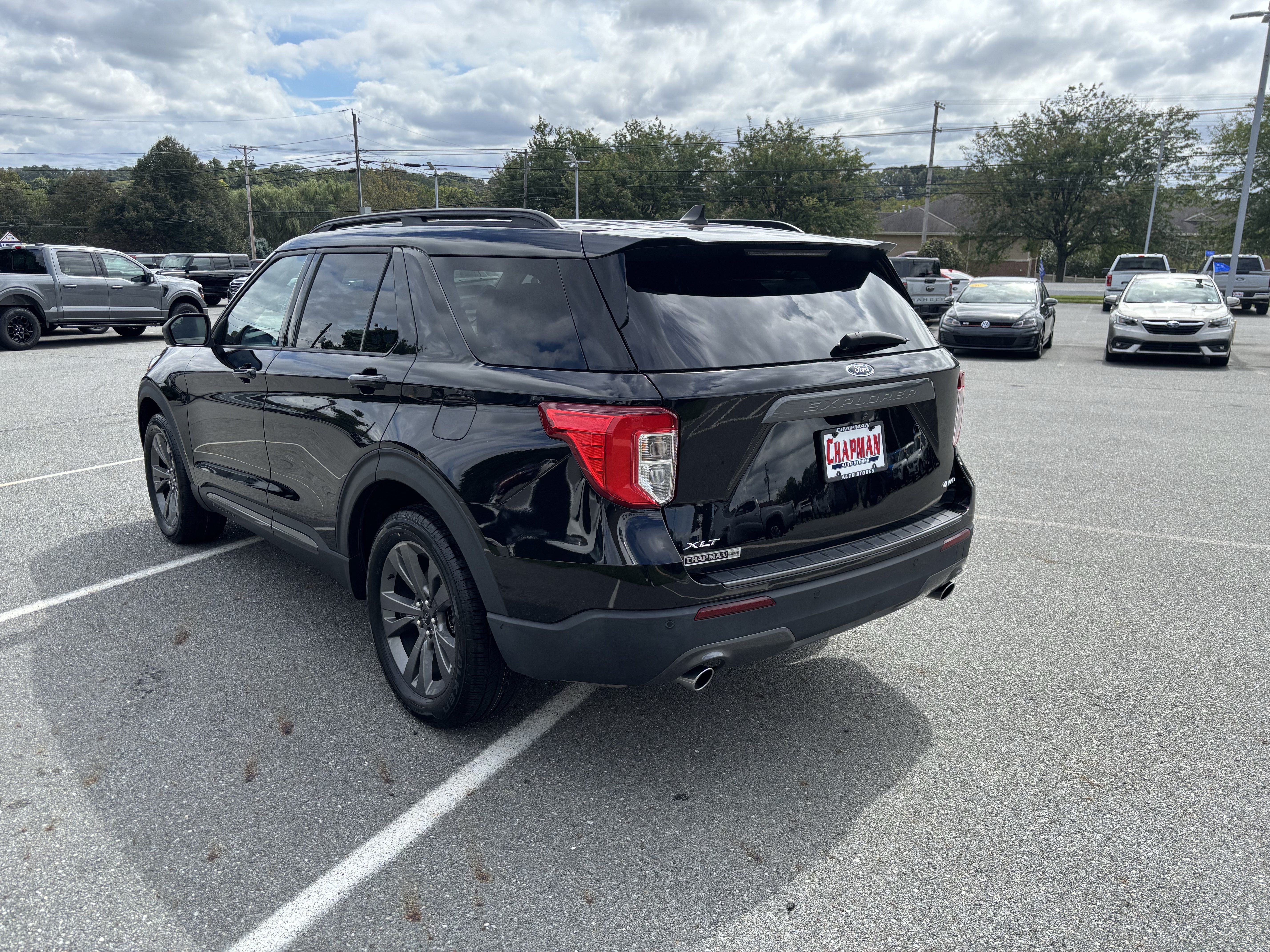 Certified 2021 Ford Explorer XLT w/ Equipment Group 202A AWD/4WD image 5