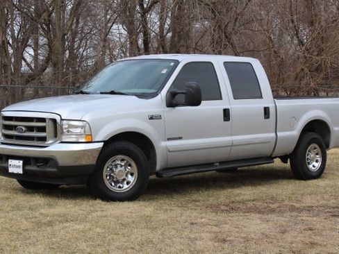 Used 2003 Ford F250 XLT image 1