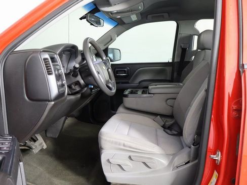 Used 2018 Chevrolet Silverado 1500 Custom image 10