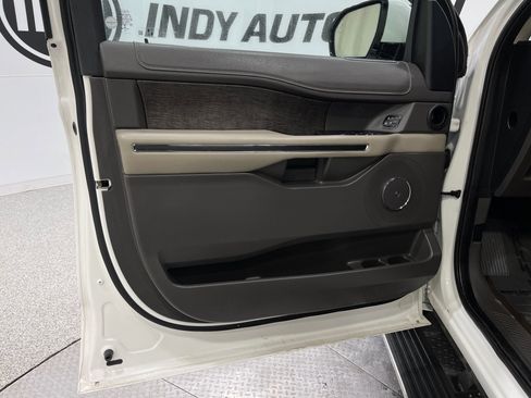 Used 2021 Ford Expedition Limited image 15