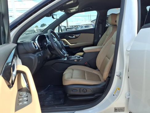 Used 2022 Chevrolet Blazer Premier w/ Enhanced Convenience Package FWD image 16