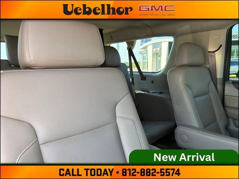 Used 2018 GMC Yukon XL SLT w/ Open Road Package AWD/4WD image 5