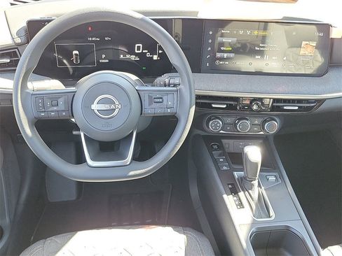 New 2025 Nissan Kicks SV image 5