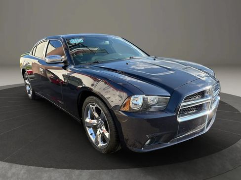 Used 2011 Dodge Charger Rallye RWD image 4