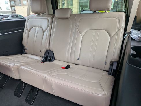 Used 2024 Ford Expedition Max Limited image 30