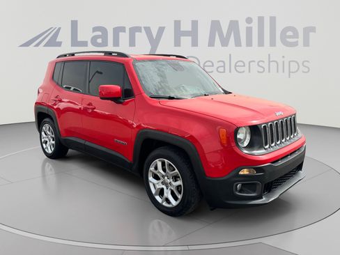 Used 2018 Jeep Renegade Latitude FWD image 7