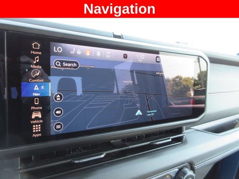 Used 2024 Jeep Gladiator Rubicon w/ Technology Group AWD/4WD image 15