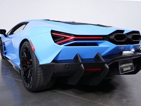 Used 2024 Lamborghini Revuelto image 21