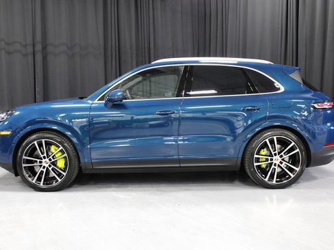 New 2026 Porsche Cayenne S image 2