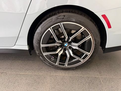 Used 2024 BMW 760i xDrive w/ Premium Package 2 AWD/4WD image 11