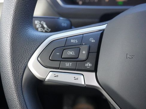 Used 2022 Volkswagen Tiguan S image 42